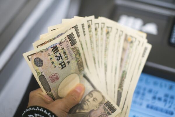 を おろす 漢字 お金 銀行で「お金をおろす」は英語で何と言う？ATMの使い方も