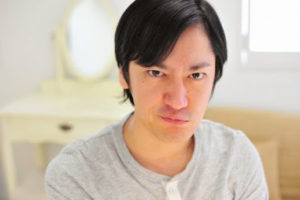 【怒り】勃然、目に角を立てる、瞋恚、業腹、気色ばむ